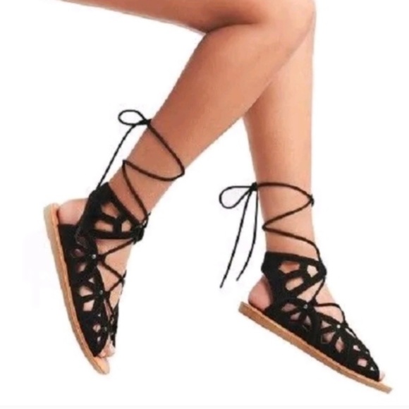 Mossimo Supply Co. Nadine Taupe Gladiator Style Tie Sandals. Size 9.5 - Picture 2 of 8